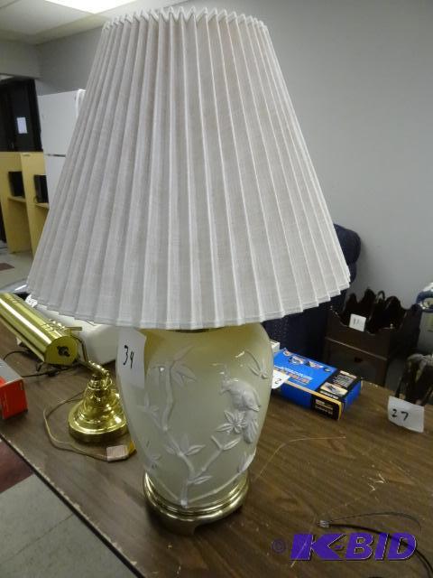 lot 34 image: Ceramic Decorative Table Lamp...
