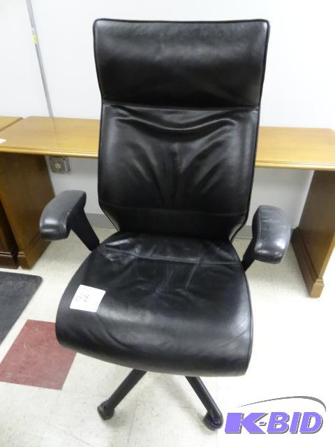 lot 68 image: Keilhauer Office Chair on Wheels...