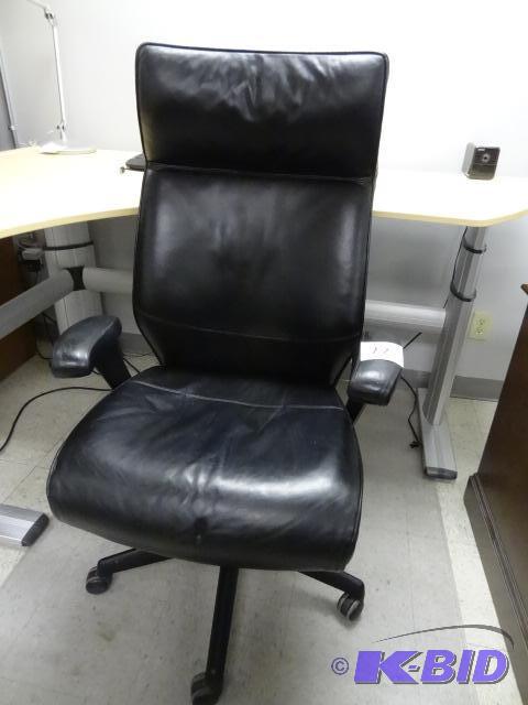 lot 77 image: Keilhauer Office Chair on Wheels...