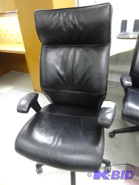 lot 78 image: Keilhauer Office Chair on Wheels...