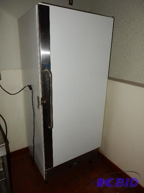 ARCTIC AIR Commercial Refrigerator.. This IS ...
