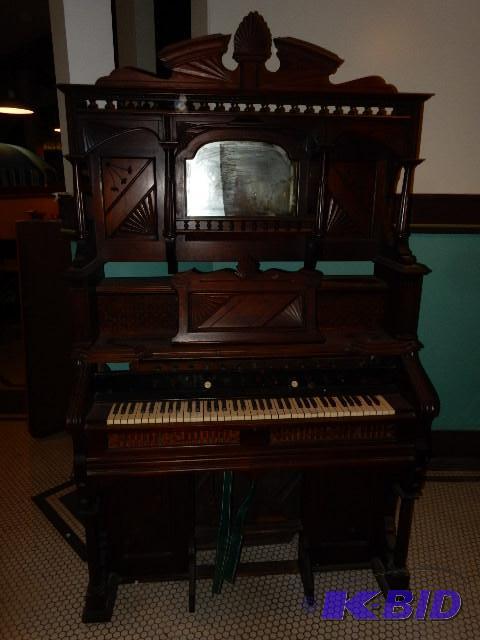Chicago Cottage Organ Company.. Pump Organ.. ...