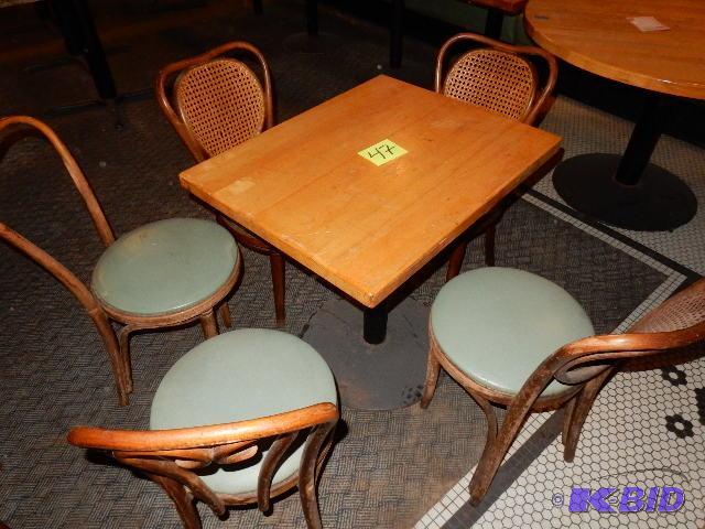 Solid Maple Table.. 24 in x 30 in. &nbsp5 Ch...