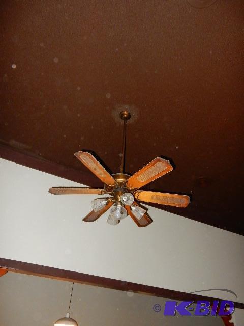 Six Blade, 52in Ceiling fan with lights.. Wor...