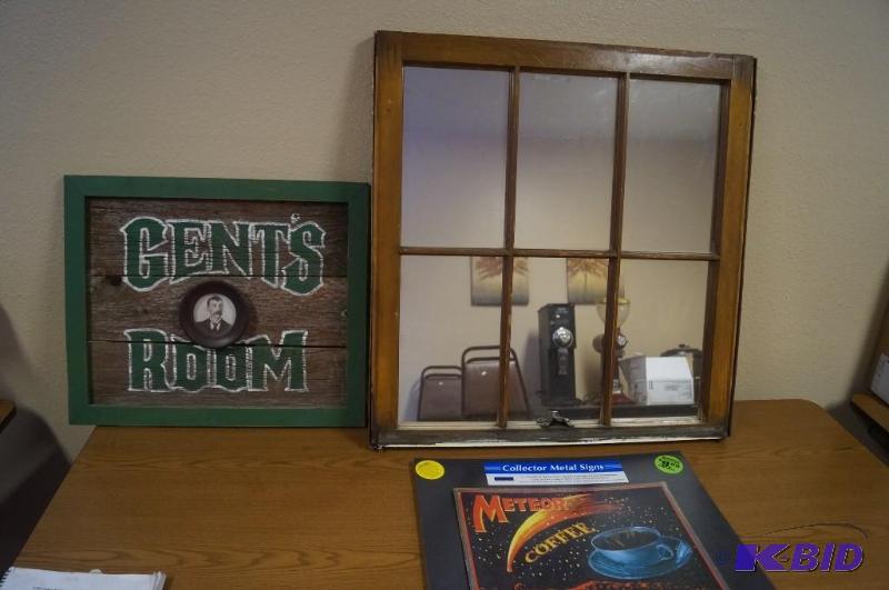 Bistro decor