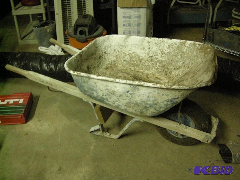 lot 11 image: Heavy Wheelbarrow