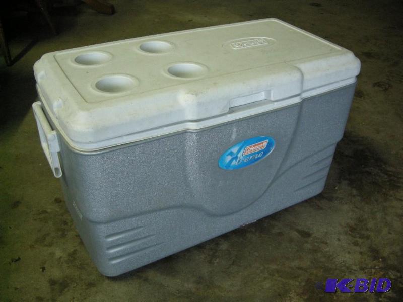 lot 28 image: Coleman Extreme Large Cooler