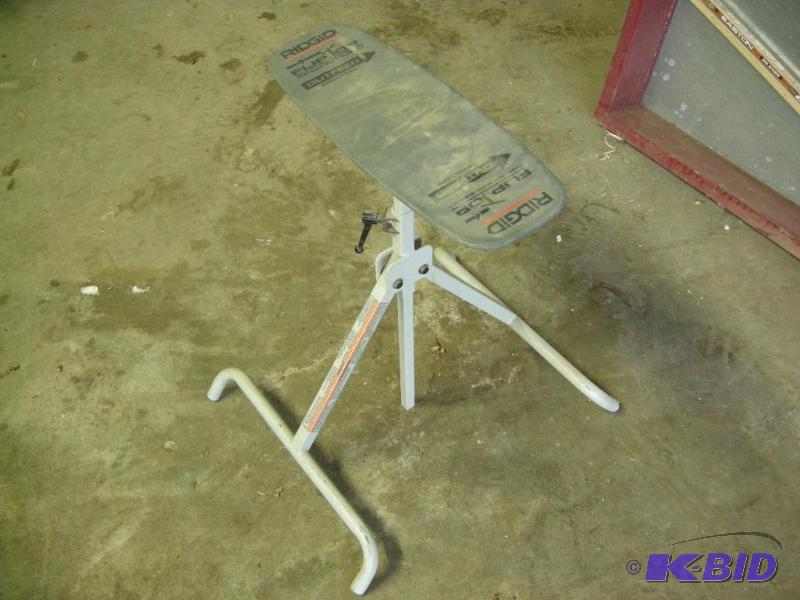 lot 34 image: Ridgid FlipTop Portable work support