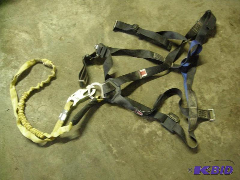 lot 41 image: Falltech safety harness