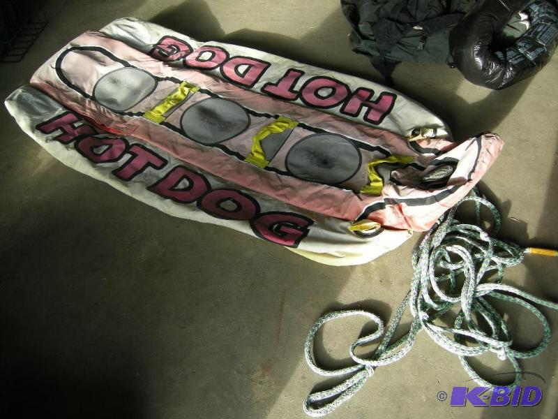 lot 98 image: Airhead Hotdog Water sled