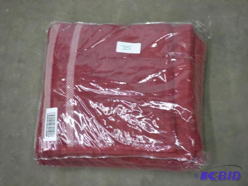 lot 35 image: New 6-Piece Cozelle Towel Set...