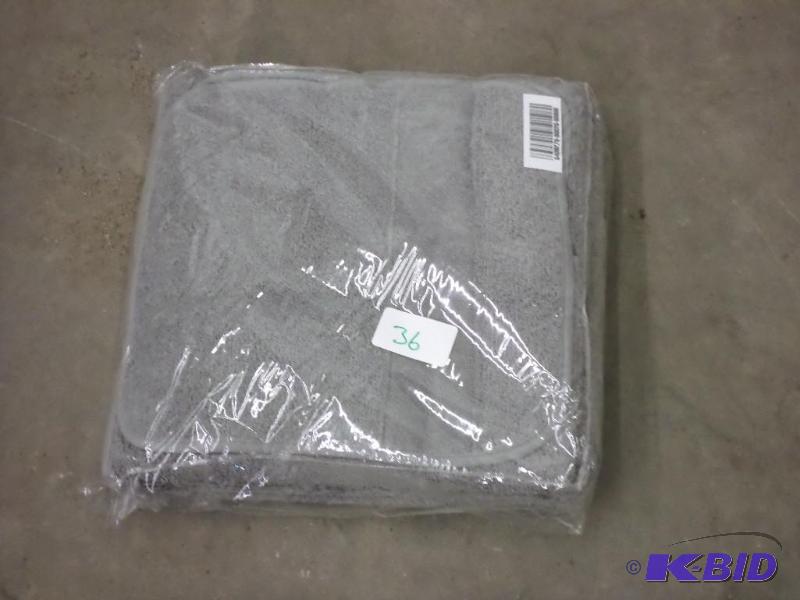 lot 36 image: New 6-Piece Cozelle Towel Set...