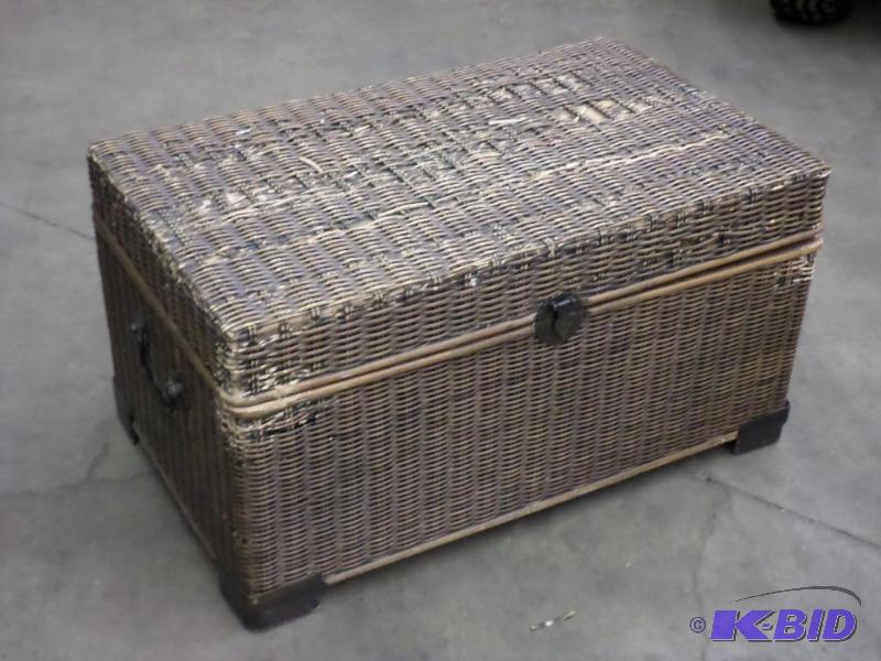 lot 67 image: Large Vintage Wicker Trunk...