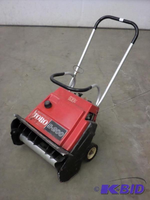 lot 7 image: Toro S-200 Snowblower, Runs & Operates...