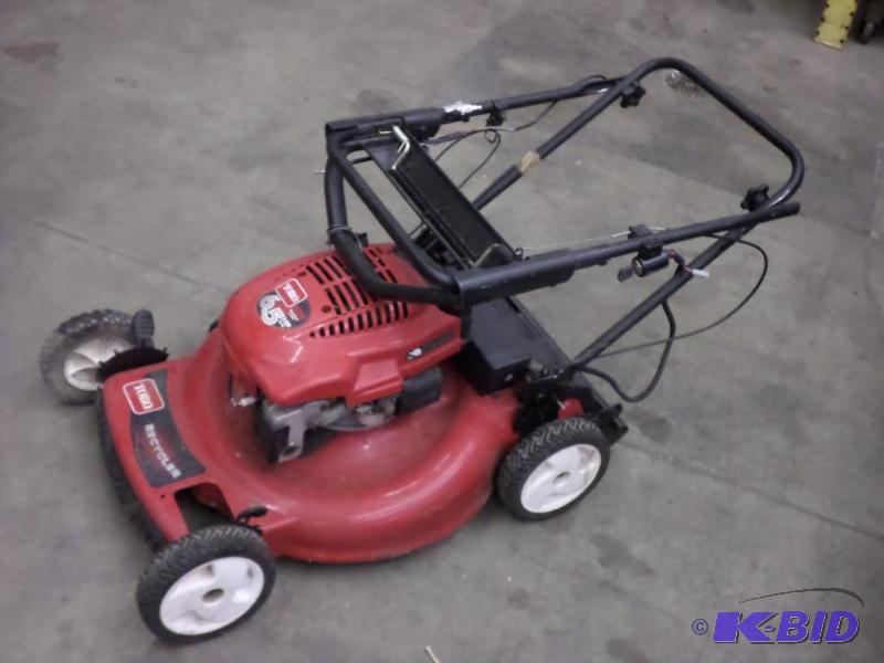 lot 76 image: Toro Personal Pace 6.5HP 21" Lawn Mower...