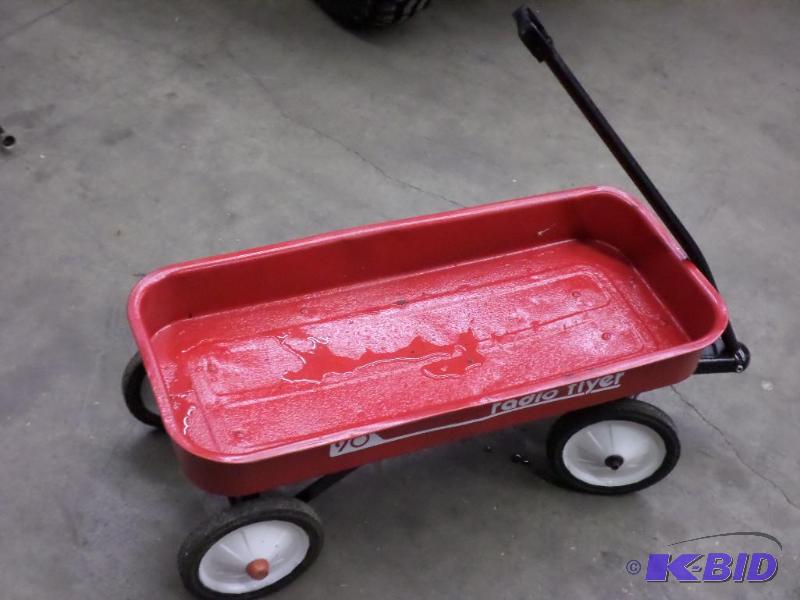 lot 95 image: Radio Flyer Wagon...