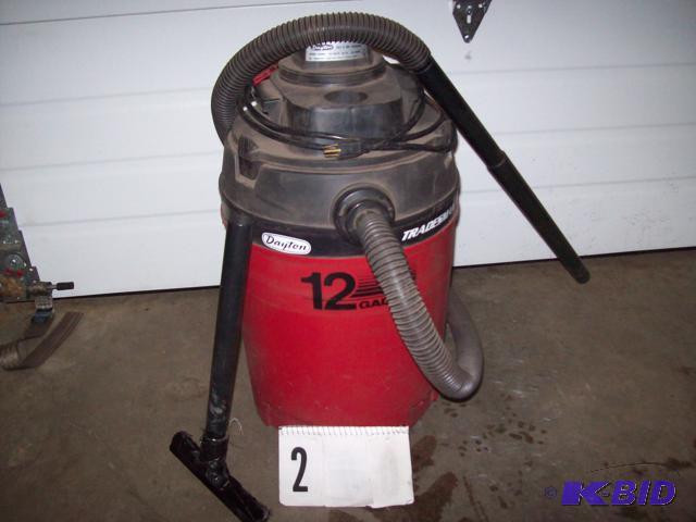lot 2 image: Dayton 12 Gallon Industrial Shop Vac, Works G...