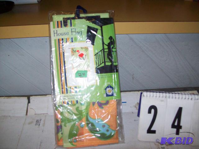 lot 24 image: House Flag, Green with W Monogram, 28" x...