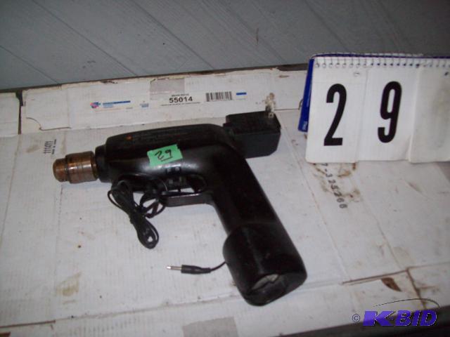lot 29 image: BD 38 Cordless Drill With Charger , Works...