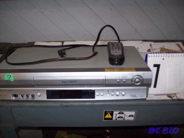 lot 7 image: JVC  VHS Recorder Player, Consignor Sta...