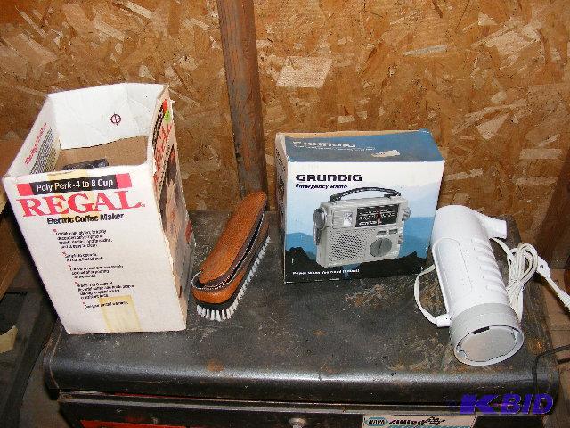 Grundig Emergency Radio, Fabric Brush, regal ...