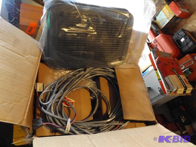 Ford Kit Radio and Speakers...