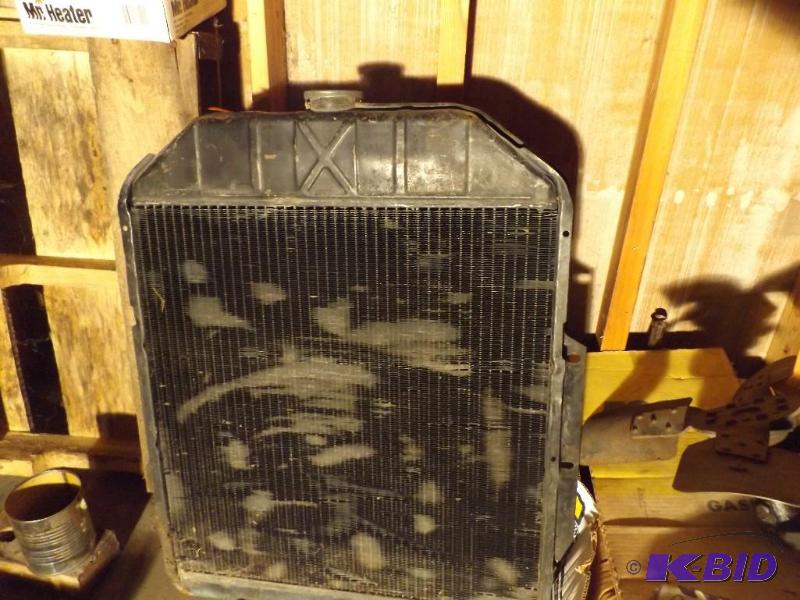 48 or 49 Ford automotive parts, radiator, fan...