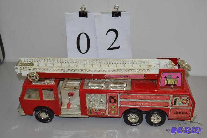 lot 2 image: Vintage Tonka Ladder truck