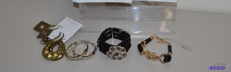 lot 21 image: New Jewelry