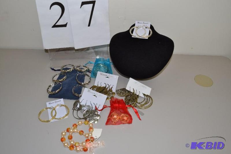 lot 27 image: New Jewelry