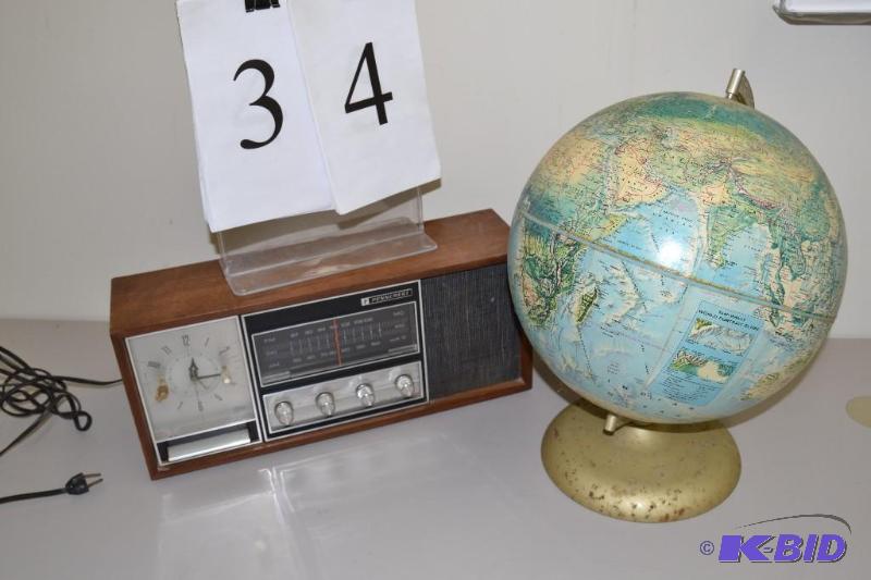 lot 34 image: Vintage AMFM clock radio, globe