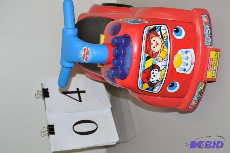 lot 4 image: Fisher Price Fire Truck