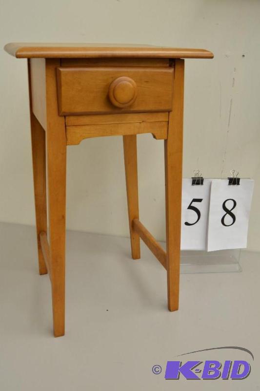 lot 58 image: Small Table