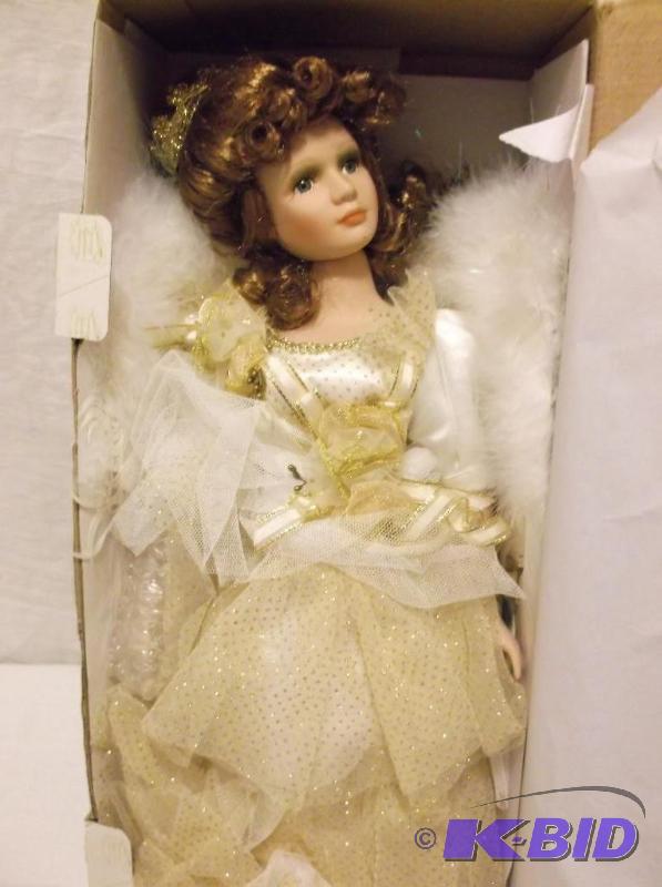Beautiful Hand Painted Porcelain Doll Like Ne...