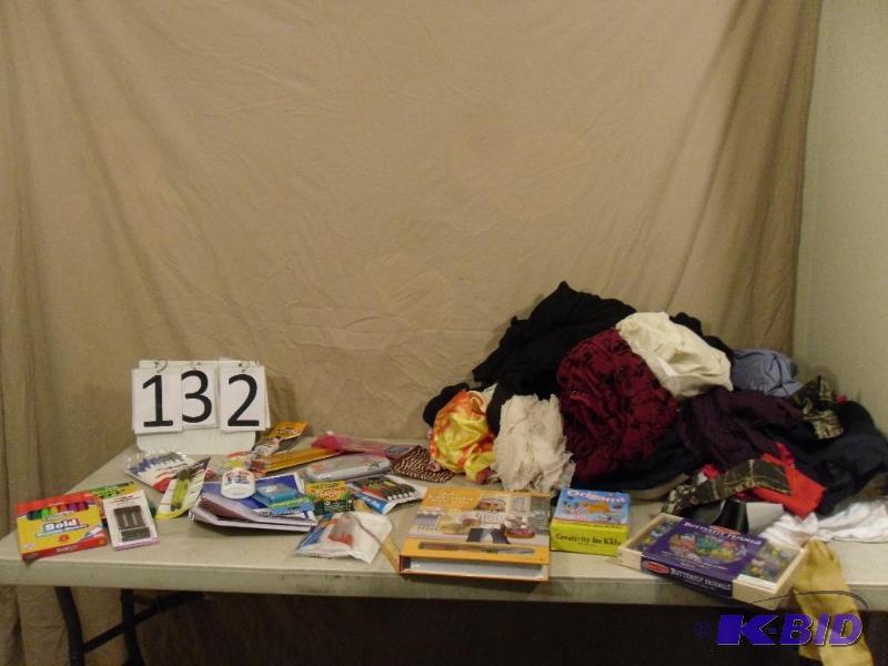lot 132 image: Lot of Assorted Craft Items and Assorted Fabr...