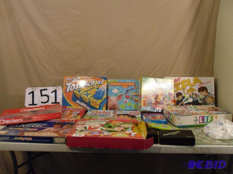 lot 151 image: Large Lot of Assorted Games. Glass Checkers, ...