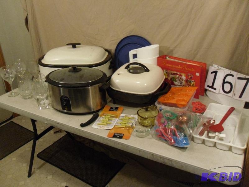 lot 167 image: Roaster Oven, Crockpot, Electric Skillet, Coo...
