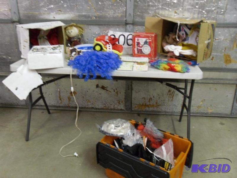 lot 206 image: Large Lot of Assorted Holiday Decor. Hallowee...