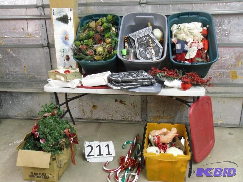 lot 211 image: Large Lot of Holiday Items. 4.5" Christm...