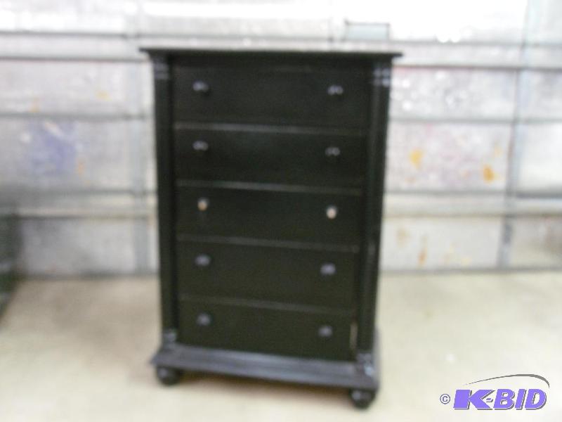 lot 219 image: Tall Black 5 Drawer Dresser. Needs new knobs ...