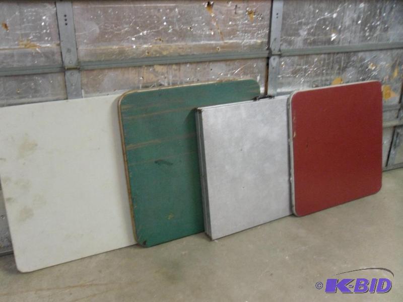 lot 227 image: 4 folding tables. 3 card tables and 1 alumin ...