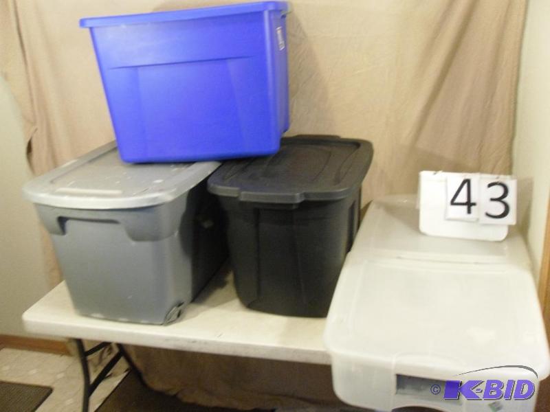 lot 43 image: Lot fo 4 Assorted Totes. Some have small crac...