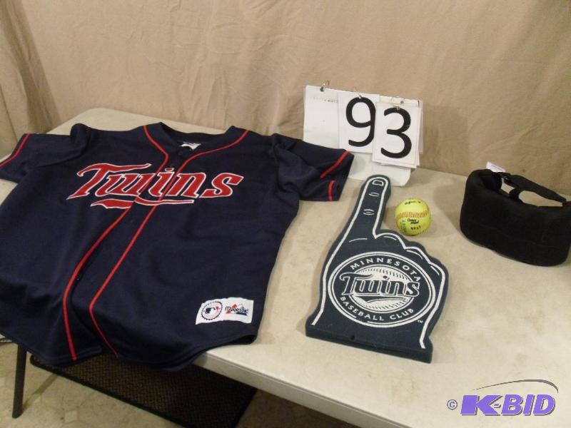 lot 93 image: 2XL Minnesota Twins Mientkiewicz Jersey, Foam...