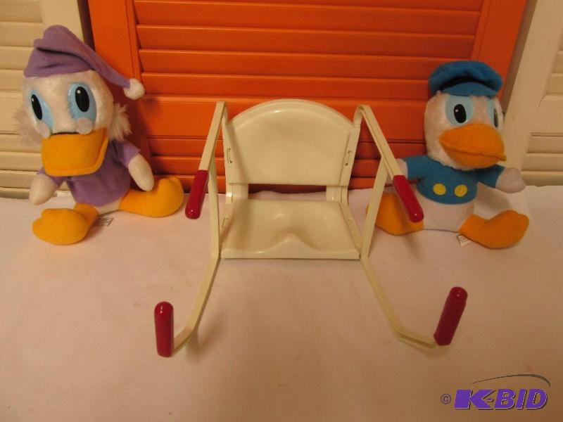 lot 16 image: Vintage Table Chair
