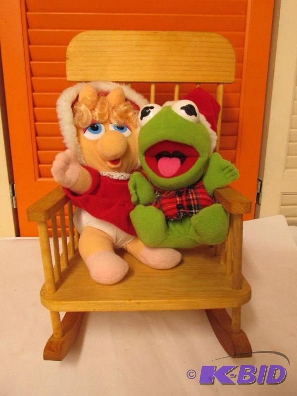 lot 18 image: Vintage Rocking Chair - all wood