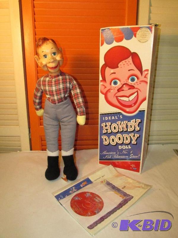 lot 20 image: Ideals Howdy Doody Soft Body Doll