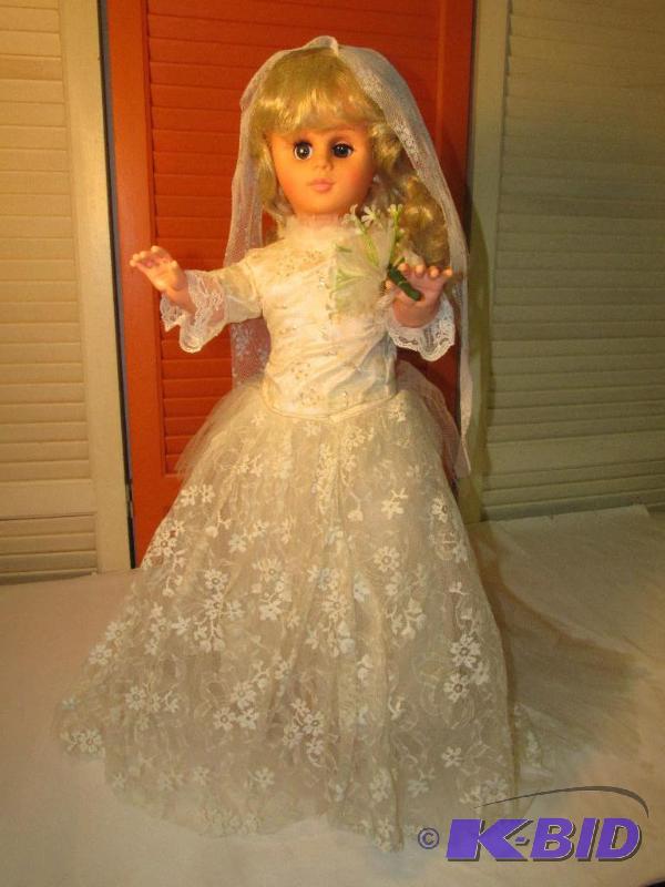 lot 25 image: Vintage Bride Doll with Gorgeous Dress