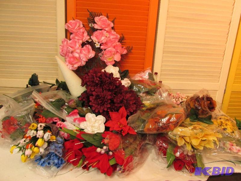 lot 38 image: Large Lot of Flowers for Crafts or Decorating