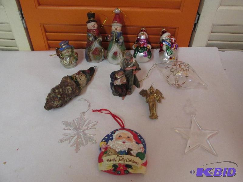 lot 47 image: Large Lot of Nice Christmas Ornaments