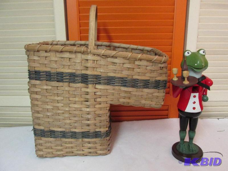 lot 57 image: Step Basket and Frog Nut Cracker
